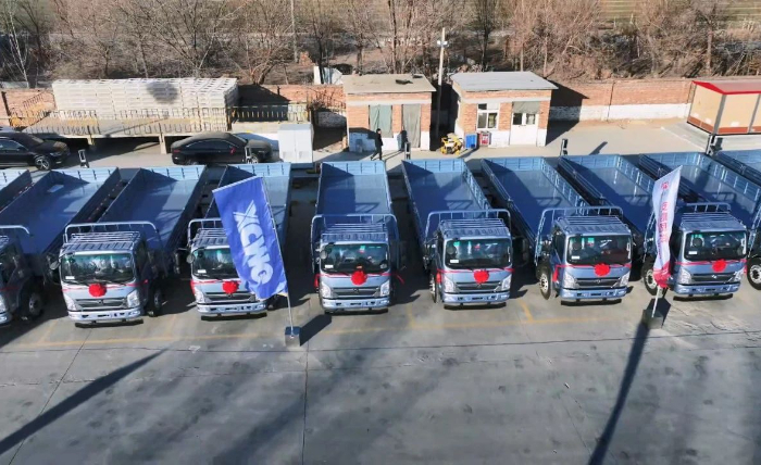 FH至尊轻卡新能源运输车批量交付山东客户