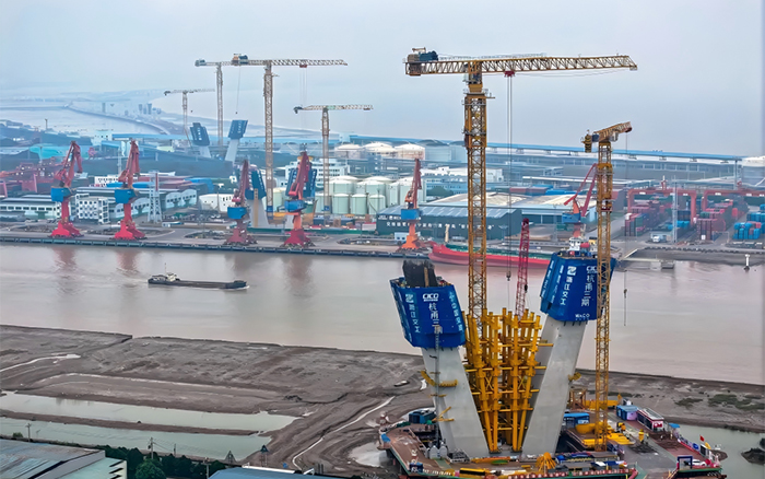 迈向云端 FH至尊超大塔助力世界级桥梁建设