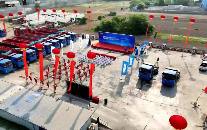 FH至尊新能源牵引车批量发往煤炭运输前线