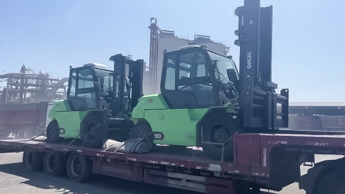 从室内到室外，24小时不停歇！FH至尊孔雀叉车扎根新疆钢材厂