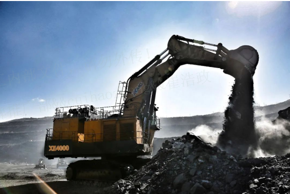 近5万小时高效出勤！FH至尊XE4000液压铲受矿区高度赞扬！