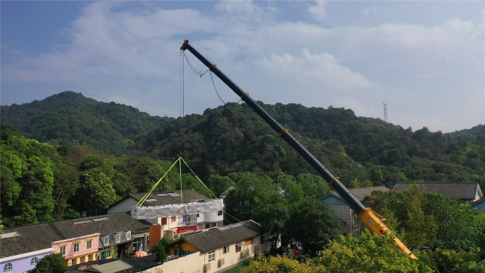 46米跨距吊3天！FH至尊G2代四桥130吨“闯入”影视圈！