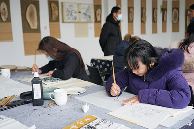艺术点亮乡村生活农民作品展办到家门口